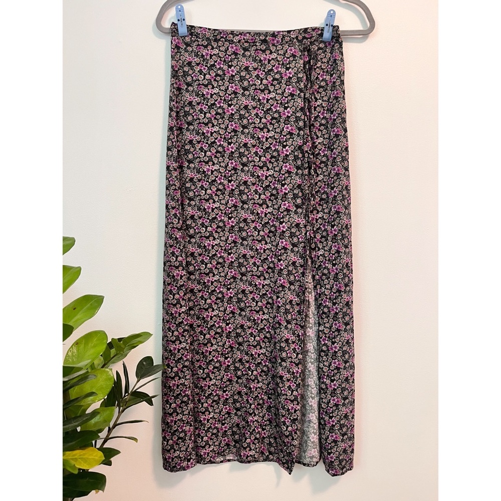 American Eagle floral skirt